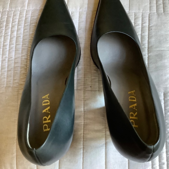 Prada Pointed Toe Leather Heeled Pumps Dark Green SZ 39.5 - Picture 8 of 14